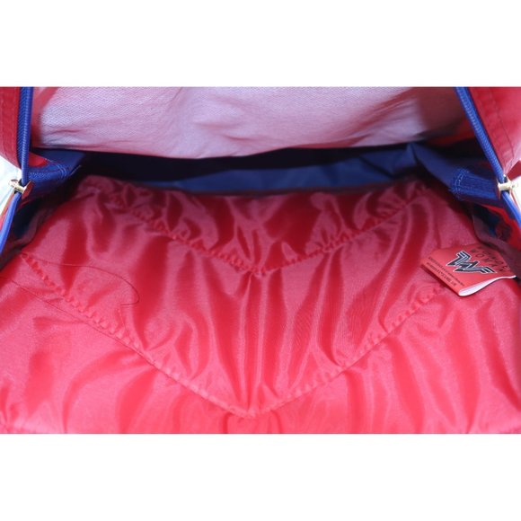 Wonder Woman Kids Backpack With Reflective Safety Strap & Adjustable Padded Stra - Picture 4 of 8